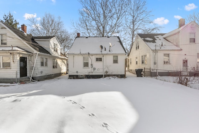 7285 Mansfield St, Detroit, MI 48228 - view of snow covered house