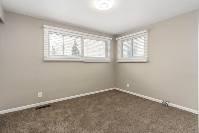 15939 New Hampshire St, Southfield, MI 48075 - carpeted empty room with baseboards