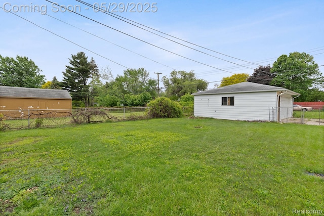 24371 Grove Ave, Eastpointe, MI 48021 - view of yard