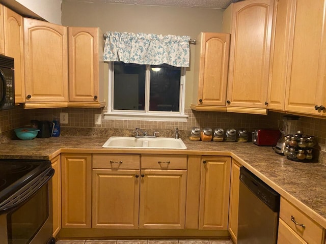 24404 Simmons Dr, Novi, MI 48374