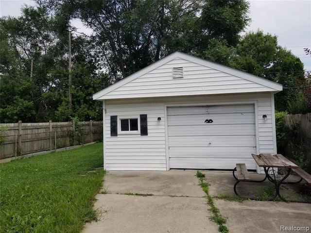 7267 William St, Taylor, MI 48180 - detached garage featuring concrete driveway