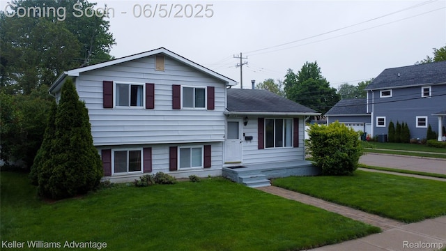 3714 Prairie Ave, Berkley, MI 48072 - tri-level home with a front yard