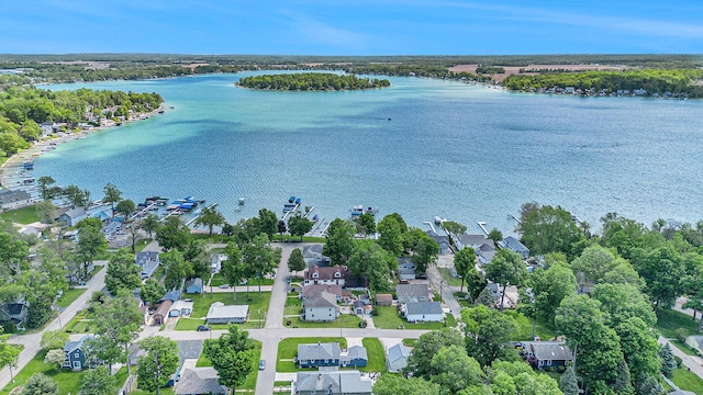 61564 Park St, Cassopolis, MI 49031 - aerial view of property's location with a large body of water and nearby suburban area