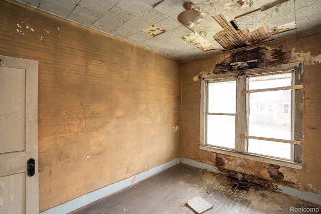 17257 Moenart St, Hamtramck, MI 48212 - empty room with baseboards