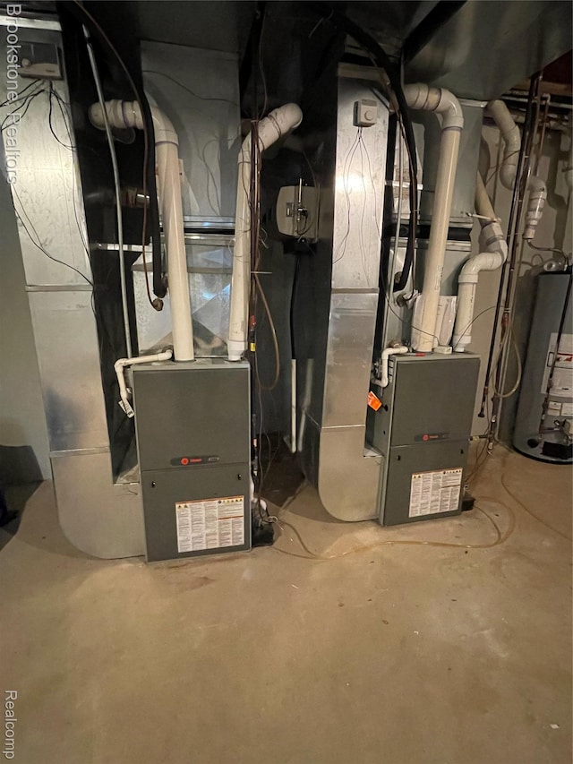 2115 Aldwin Dr, West Bloomfield, MI 48324 - utilities with water heater and heating unit