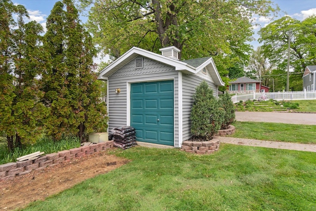 3761 Hunt Rd, Lapeer, MI 48446 - view of garage