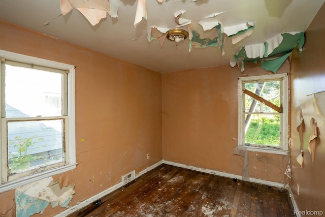 15693 Liberal St, Detroit, MI 48205 - unfurnished room featuring hardwood / wood-style flooring and baseboards