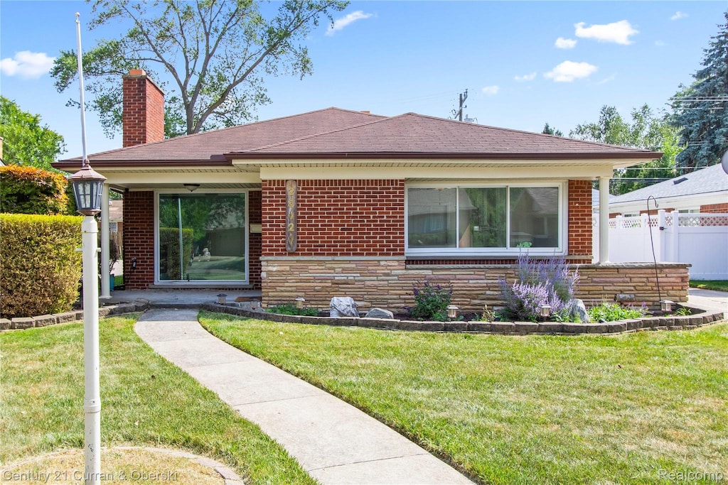25427 Elon Dr, Dearborn Heights, MI 48127 - photo 1