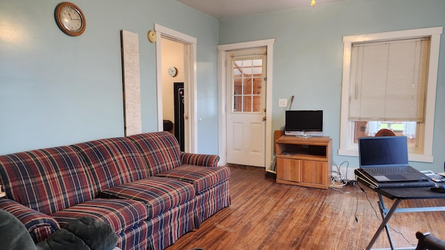 3483 80th Ave, Lakeview, MI 48850 - living area featuring wood finished floors