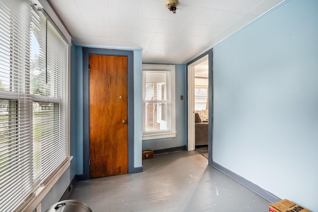 791 La Salle St, Benton Harbor, MI 49022 - entryway featuring baseboards