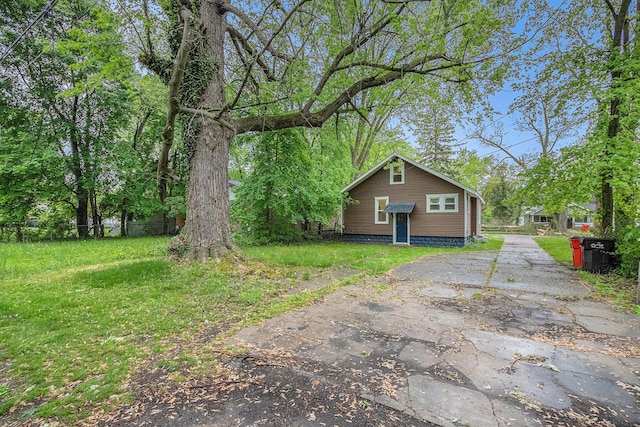 791 La Salle St, Benton Harbor, MI 49022 - view of property exterior with a yard