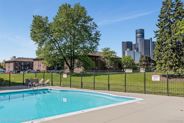 1300 E Lafayette St Unit 2502, Detroit, MI 48207 - view of community pool