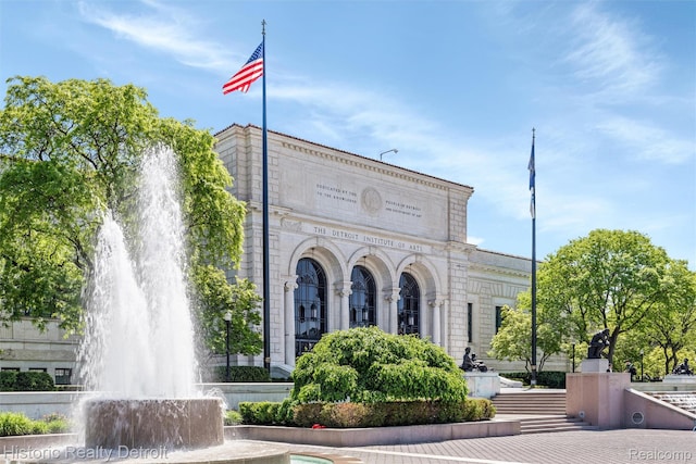 1300 E Lafayette St Unit 2502, Detroit, MI 48207 - view of building exterior