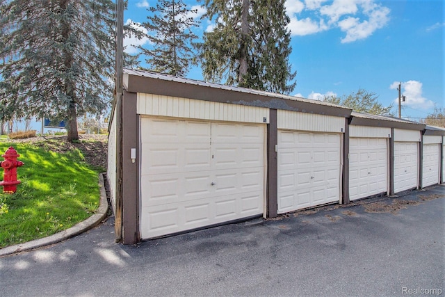895 S Pontiac Trl Unit C206, Walled Lake, MI 48390 - view of garage