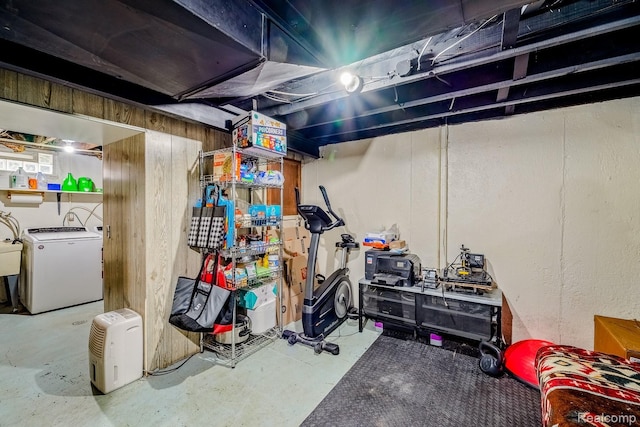 706 White Ave, Lincoln Park, MI 48146 - unfinished below grade area with washer / clothes dryer