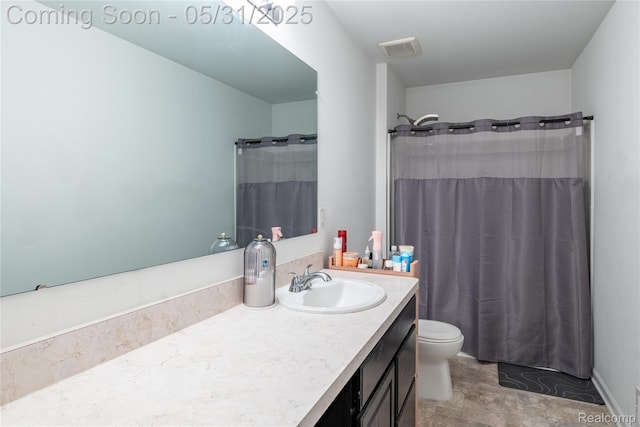 9480 White Tail Dr, Ypsilanti, MI 48197 - bathroom with vanity, toilet, and a shower with shower curtain