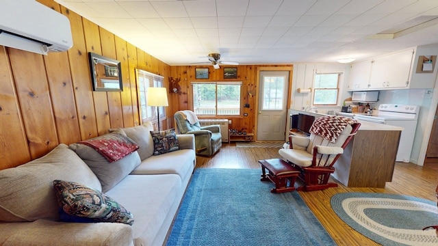 921 Pine St, Harrison, MI 48625