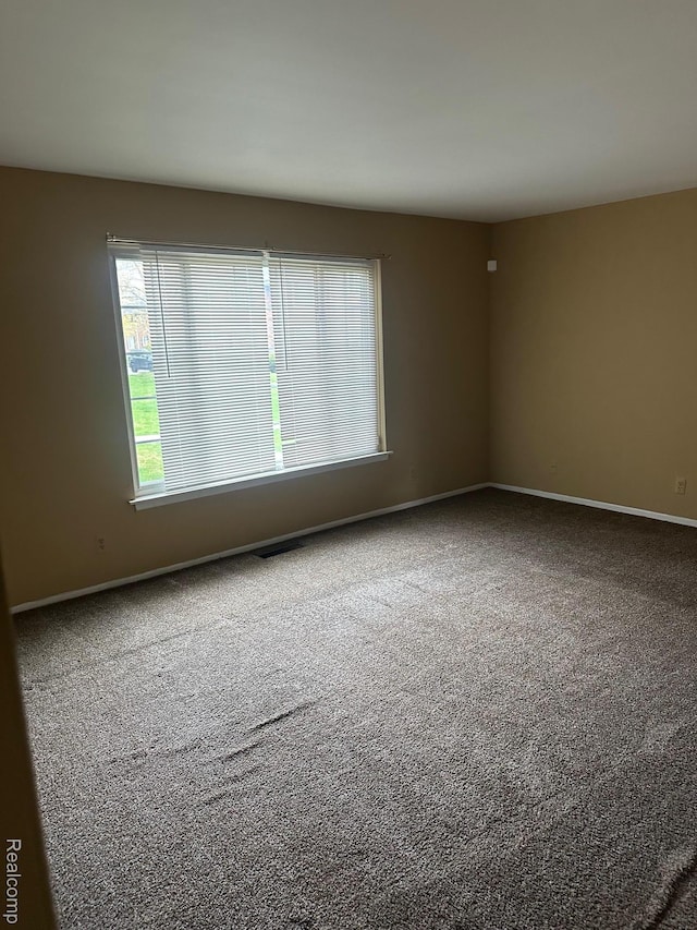 25332 Shiawassee Cir, Southfield, MI 48033 - unfurnished room featuring carpet floors and baseboards