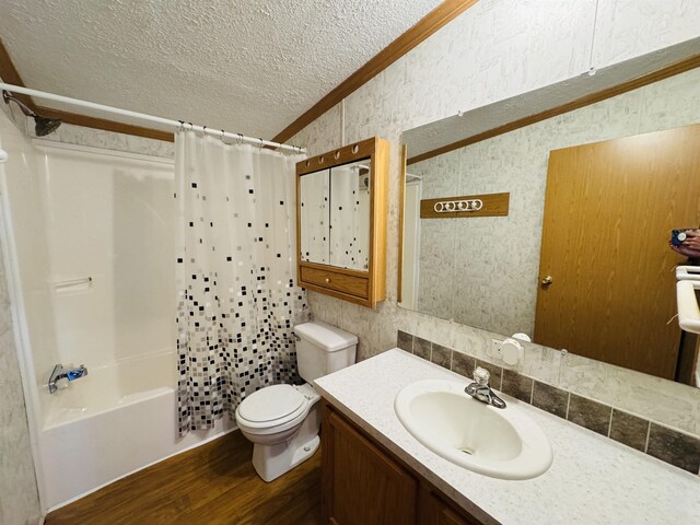 9828 S 43rd Rd, Cadillac, MI 49601