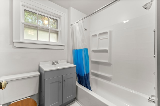 449 Spruce St, Wyandotte, MI 48192 - full bathroom featuring toilet, shower / bath combination with curtain, and vanity