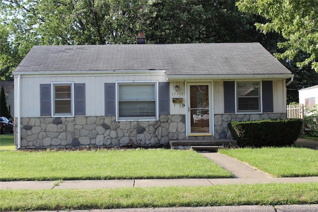 17915 Birmingham St, Roseville, MI 48066 - photo 1