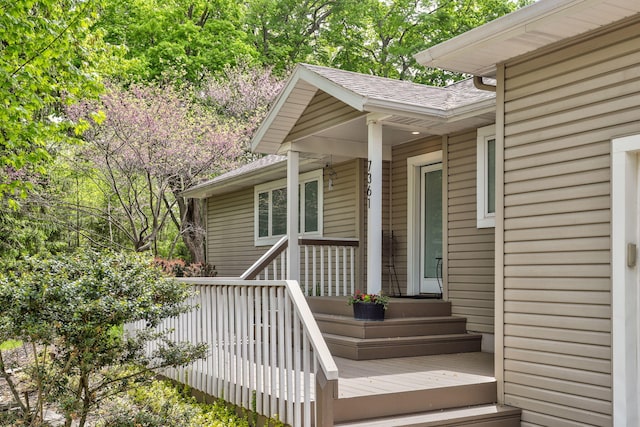 7361 N Shore Dr, South Haven, MI 49090 - view of deck