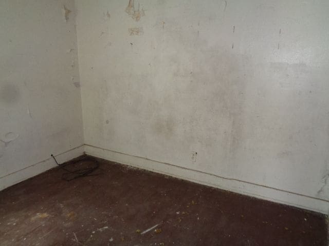 14876 Wisconsin St, Detroit, MI 48238 - unfurnished room featuring baseboards