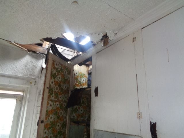 14876 Wisconsin St, Detroit, MI 48238 - detailed view of a textured ceiling