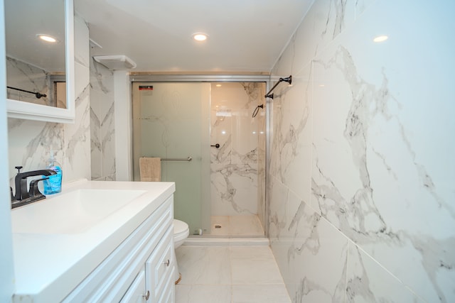 32904 Surow Dr, Warren, MI 48093 - bathroom featuring a marble finish shower, vanity, toilet, marble finish flooring, and recessed lighting