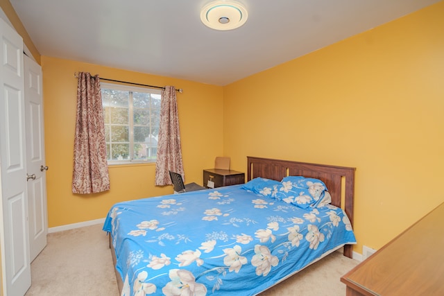32904 Surow Dr, Warren, MI 48093 - bedroom featuring carpet and baseboards