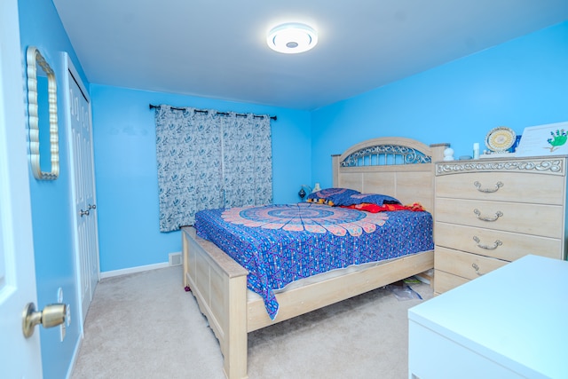 32904 Surow Dr, Warren, MI 48093 - carpeted bedroom with baseboards