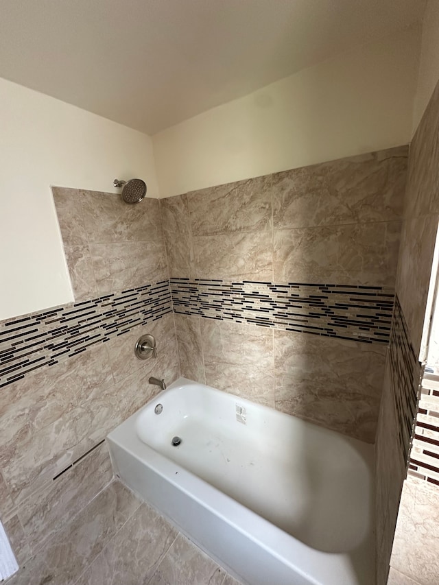 9982 Littlefield St, Detroit, MI 48227 - view of full bathroom