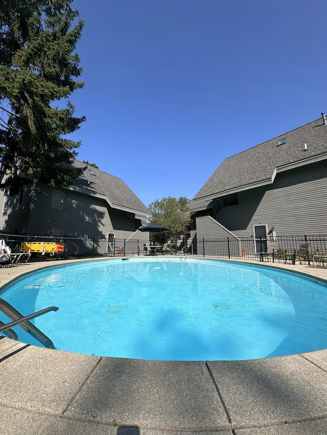 130 N Shore Dr Unit 8, South Haven, MI 49090 - view of swimming pool
