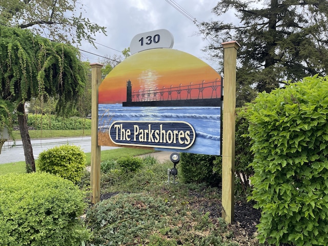 130 N Shore Dr Unit 8, South Haven, MI 49090 - view of community sign