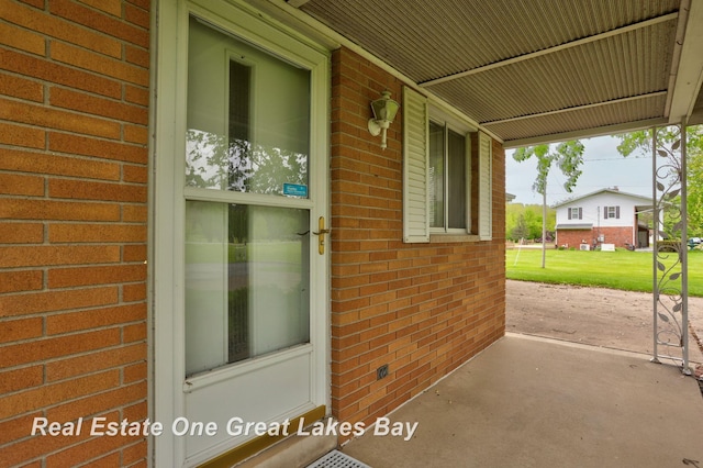 5354 N River Rd, Freeland, MI 48623 - view of covered porch