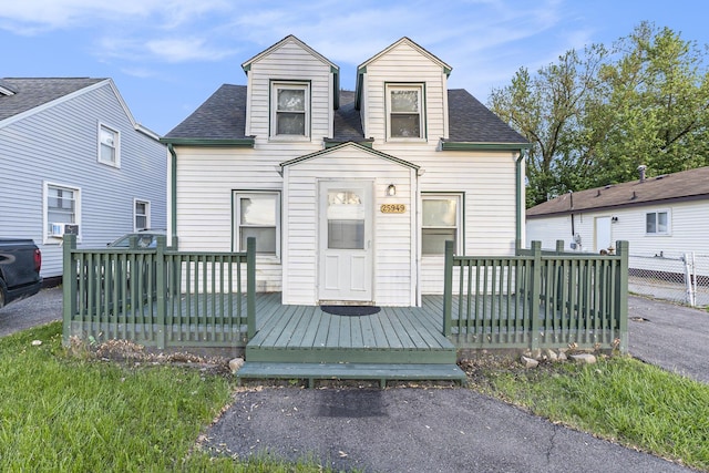 25949 Southwestern Hwy, Redford, MI 48239 - view of front of property with roof with shingles and a wooden deck