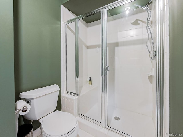 4575 Forest Edge Ln, West Bloomfield, MI 48323 - bathroom featuring toilet and a shower stall