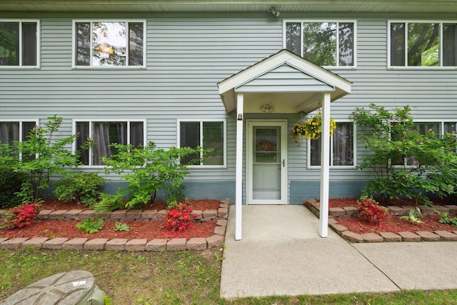 6544 Woodland Rd, Whitmore Lake, MI 48189 - view of front of property