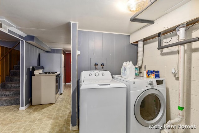 756 66th St SE, Grand Rapids, MI 49548 - washroom with washer and dryer