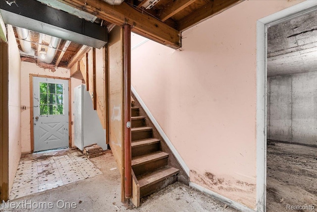 7469 Longworth Dr, Brighton, MI 48116 - below grade area featuring stairs