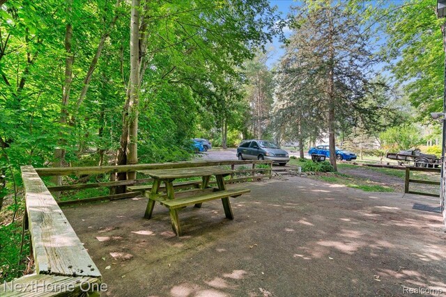 7469 Longworth Dr, Brighton, MI 48116 - surrounding community