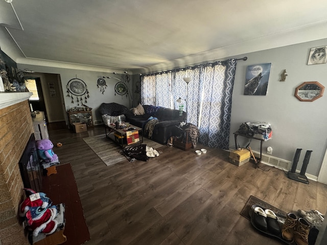 563 Walnut St, Mount Morris, MI 48458 - living area with wood finished floors and baseboards