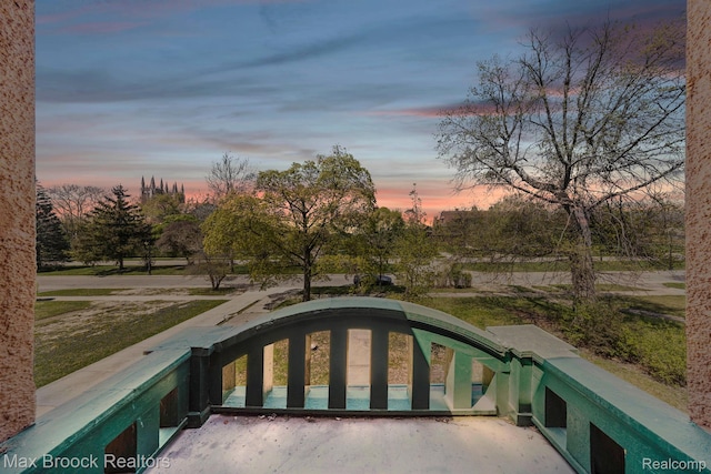 94 E Boston Blvd, Detroit, MI 48202 - view of balcony at dusk