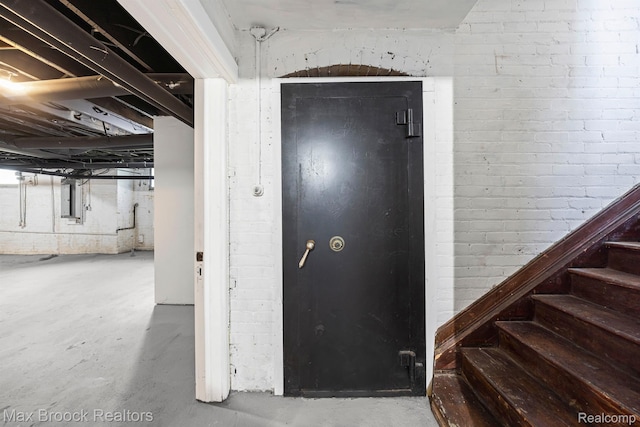 94 E Boston Blvd, Detroit, MI 48202 - unfinished basement with stairway