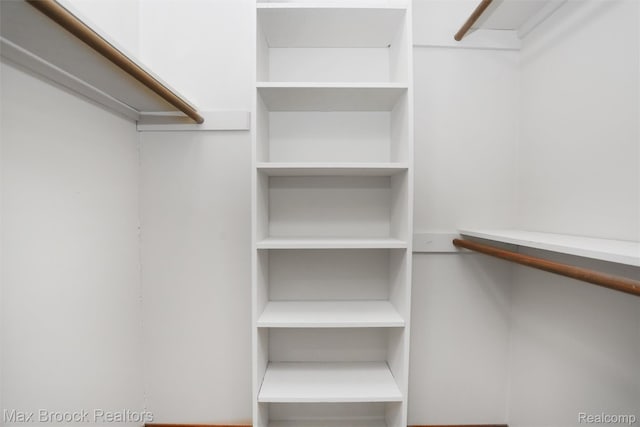 5844 Independence Ln, West Bloomfield, MI 48322 - view of walk in closet