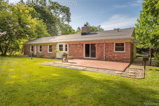 31894 Merton Dr, Farmington Hills, MI 48334 - photo 2