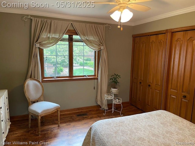 8241 Fountain View Dr, Flushing, MI 48433 - bedroom with wood finished floors, crown molding, baseboards, a ceiling fan, and a closet