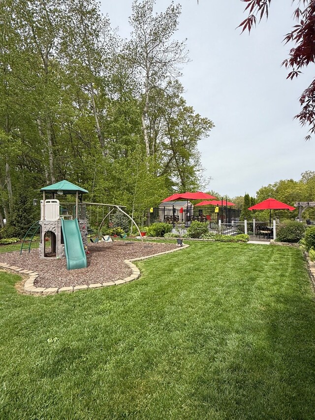 6523 Jones Rd, North Branch, MI 48461 - view of grassy yard