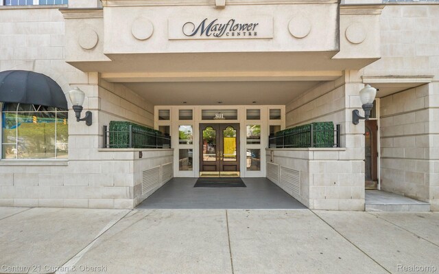 801 W Ann Arbor Trl Unit 304, Plymouth, MI 48170 - photo 1