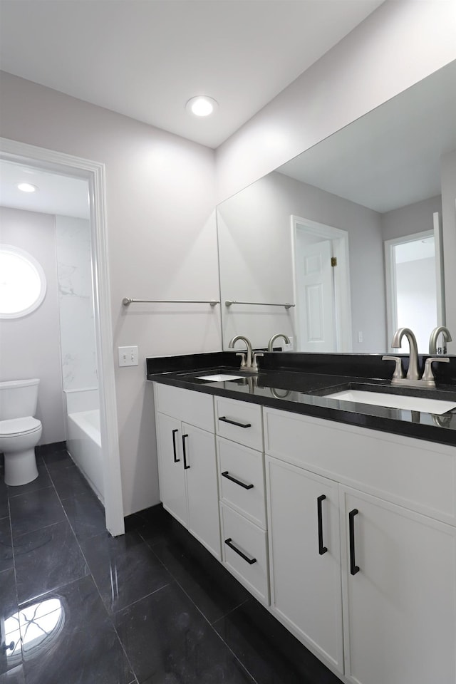 4116 Split Rail Dr, Fenton, MI 48430 - full bath featuring toilet, double vanity, and recessed lighting
